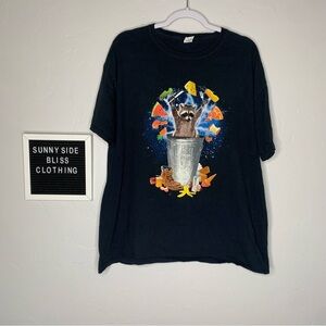 Raccoon In Trash Can Short Sleeve Crewneck Tee Size Extra Large